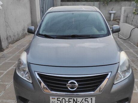 Nissan Versa 2012