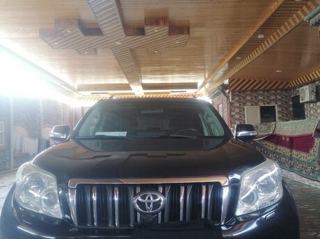 Toyota Land Cruiser Prado 2011