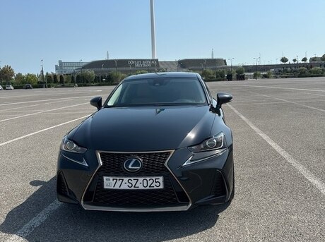 Lexus  2017
