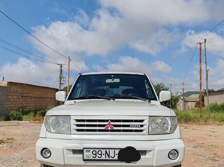 Mitsubishi Pajero io 1999