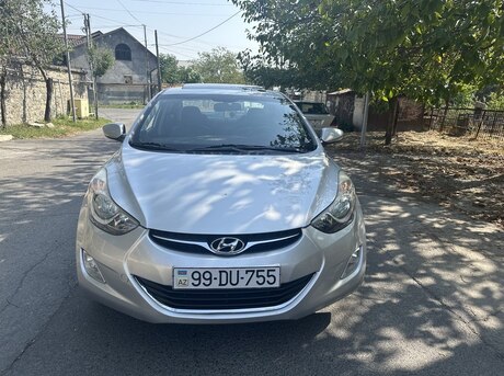 Hyundai Avante 2011