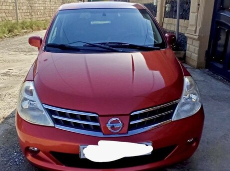 Nissan Tiida 2011