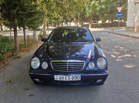 Mercedes E 240