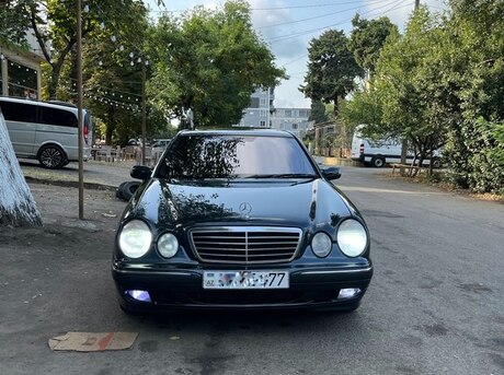 Mercedes E 220 2001