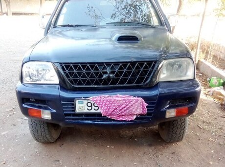 Mitsubishi L200 2003