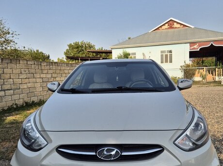 Hyundai Accent 2015