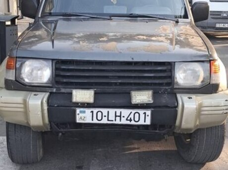 Mitsubishi Pajero 1992