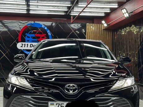 Toyota Camry 2019