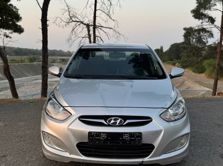 Hyundai Accent 2011