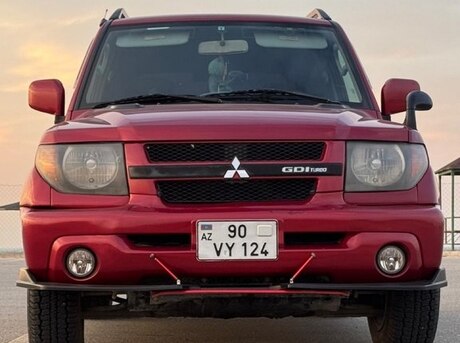 Mitsubishi Pajero io 2001