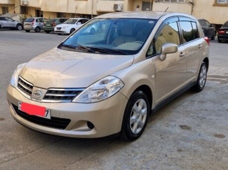 Nissan Tiida 2012