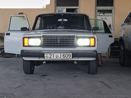 LADA (VAZ) 2107 2001