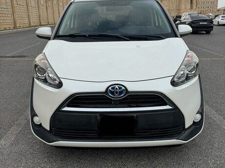 Toyota Sienta 2016