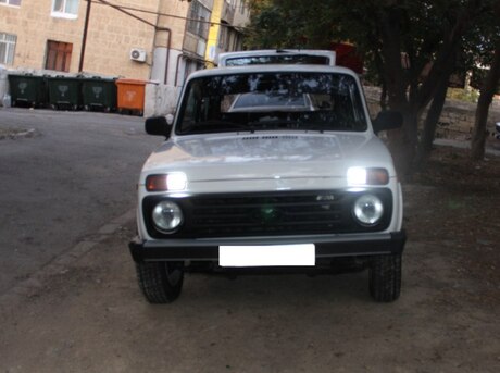 LADA (VAZ) Niva 2009