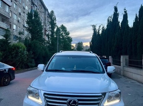 Lexus LX 570 2013