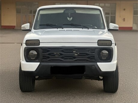 LADA (VAZ) Niva 2015
