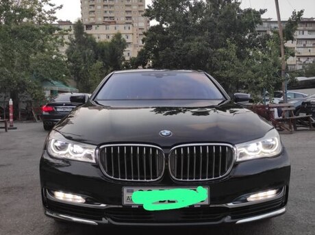 BMW 750 2016
