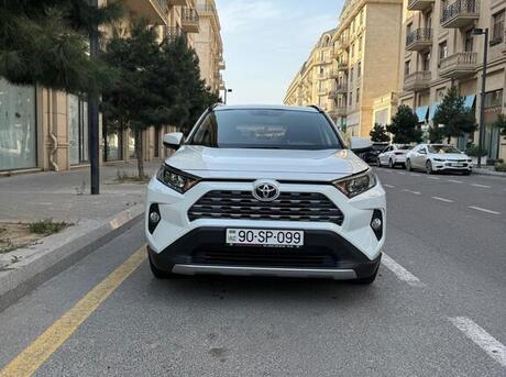Toyota RAV4 2021