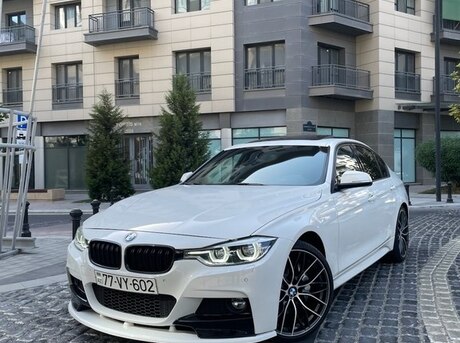 BMW 330 2018