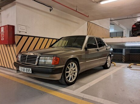 Mercedes 190