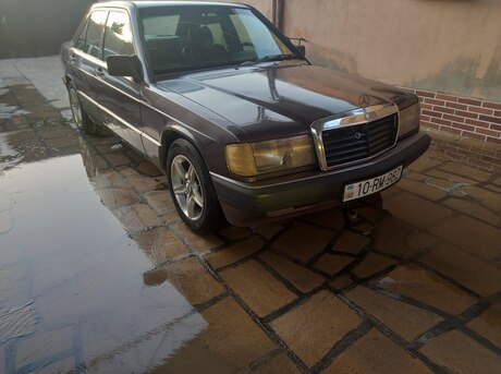 Mercedes 190
