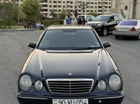Mercedes E 240