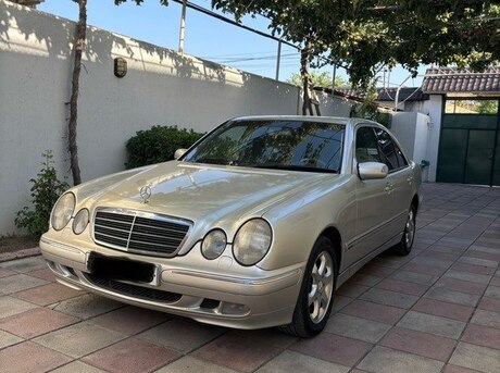 Mercedes E 240