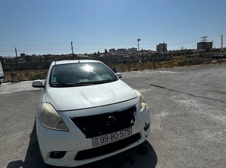 Nissan Sunny 2012