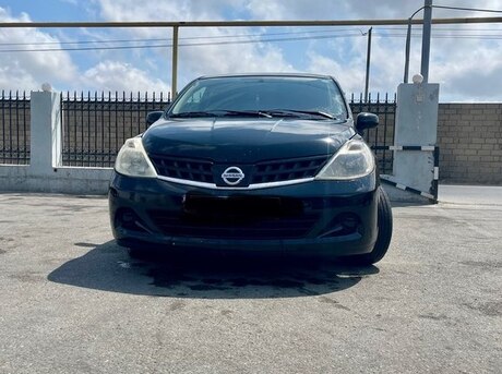 Nissan Tiida 2012