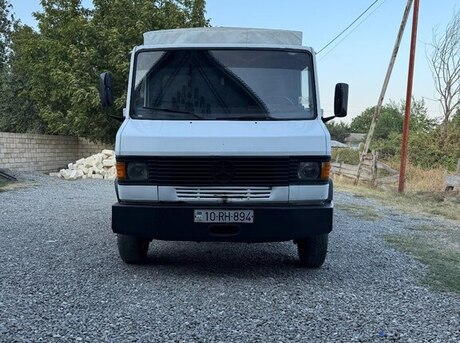 Mercedes 711 D 1991