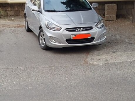 Hyundai Accent 2012