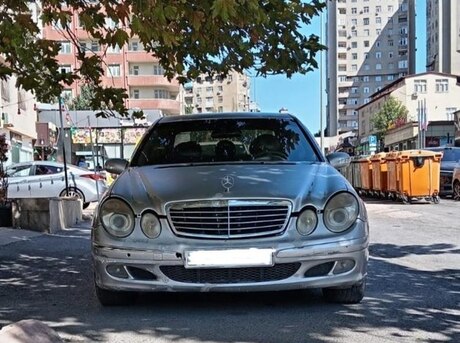 Mercedes E 220