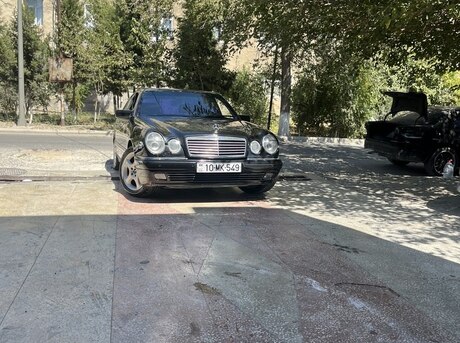 Mercedes E 280