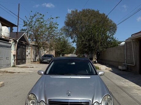 Mercedes E 240