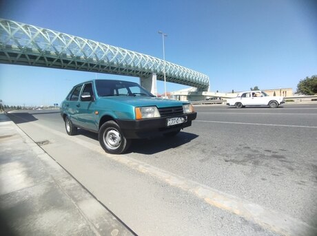 LADA (VAZ) 21099 2001