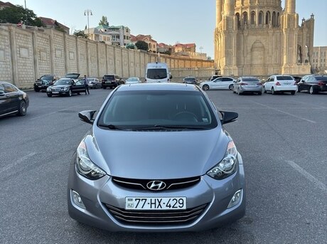 Hyundai Elantra 2012