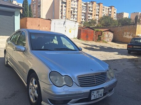 Mercedes C 200