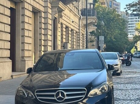 Mercedes E 220