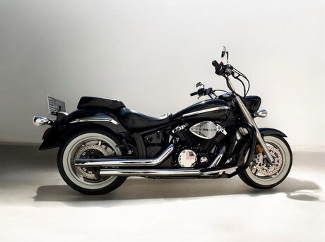 Yamaha XVS1300A Midnight Star