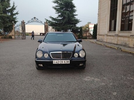 Mercedes E 220