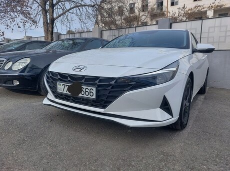Hyundai Elantra 2023