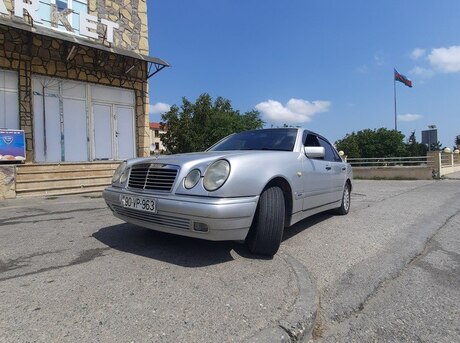 Mercedes E 240 1999