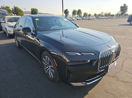 BMW i7