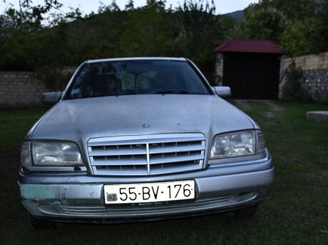 Mercedes C 180