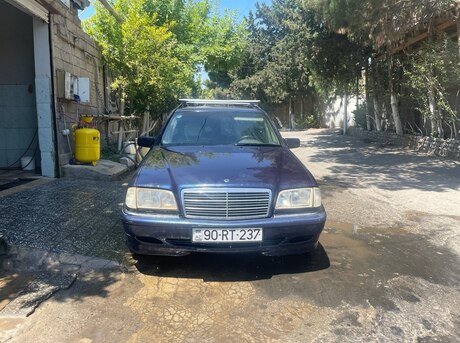 Mercedes C 180