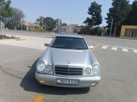 Mercedes E 240 1999