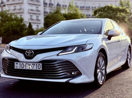 Toyota Camry 2019