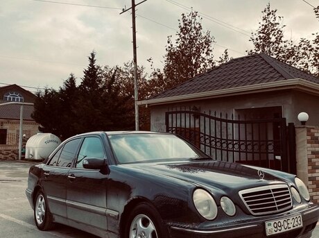 Mercedes E 220
