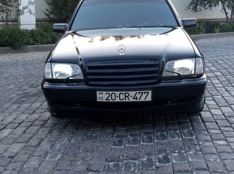 Mercedes C 200