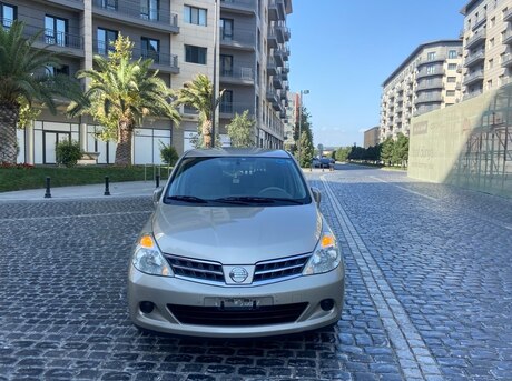 Nissan Tiida 2011